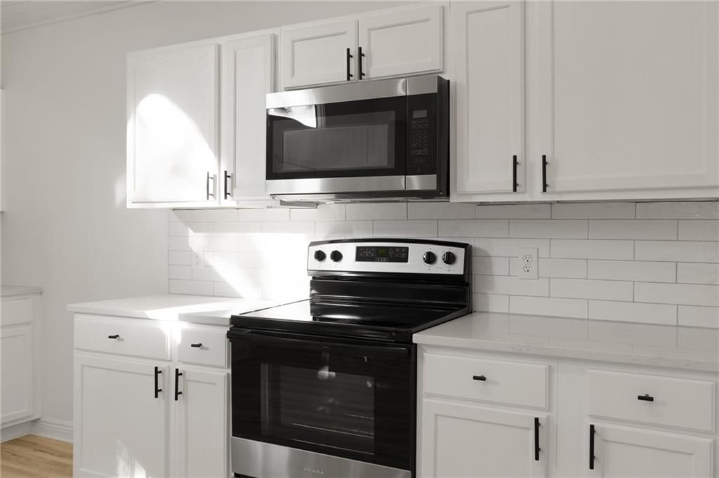 Photo 16 of 43 - 506 E Lexington Avenue