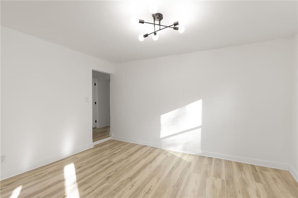 Photo 18 of 43 - 506 E Lexington Avenue