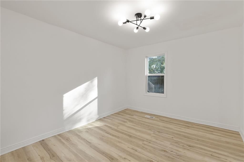 Photo 19 of 43 - 506 E Lexington Avenue