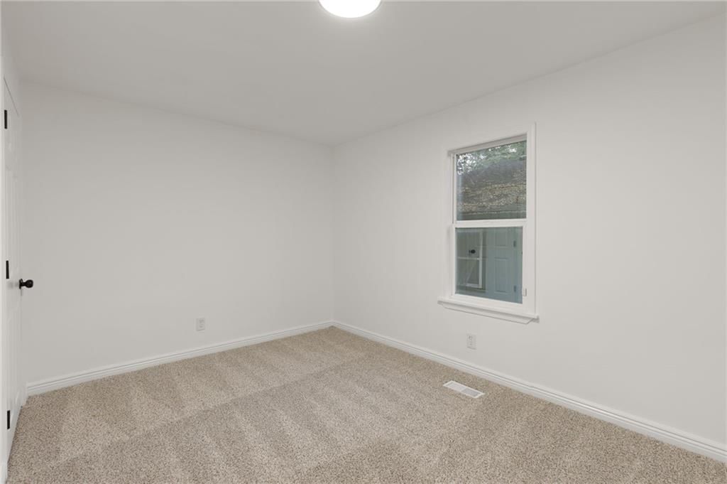 Photo 22 of 43 - 506 E Lexington Avenue