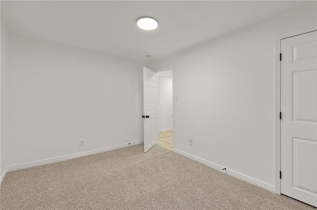 Photo 23 of 43 - 506 E Lexington Avenue