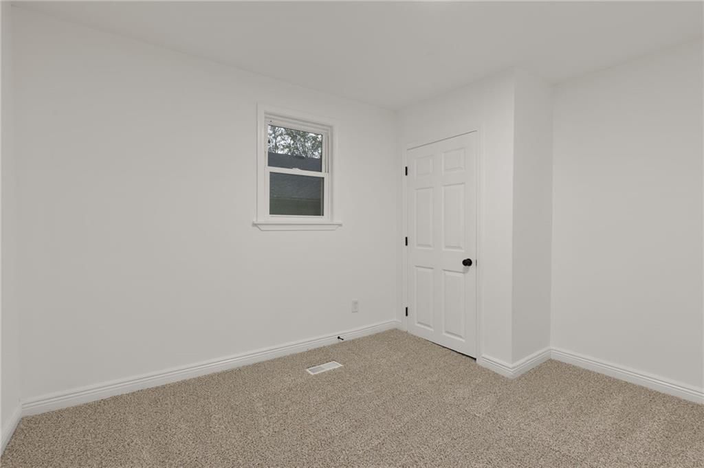 Photo 28 of 43 - 506 E Lexington Avenue
