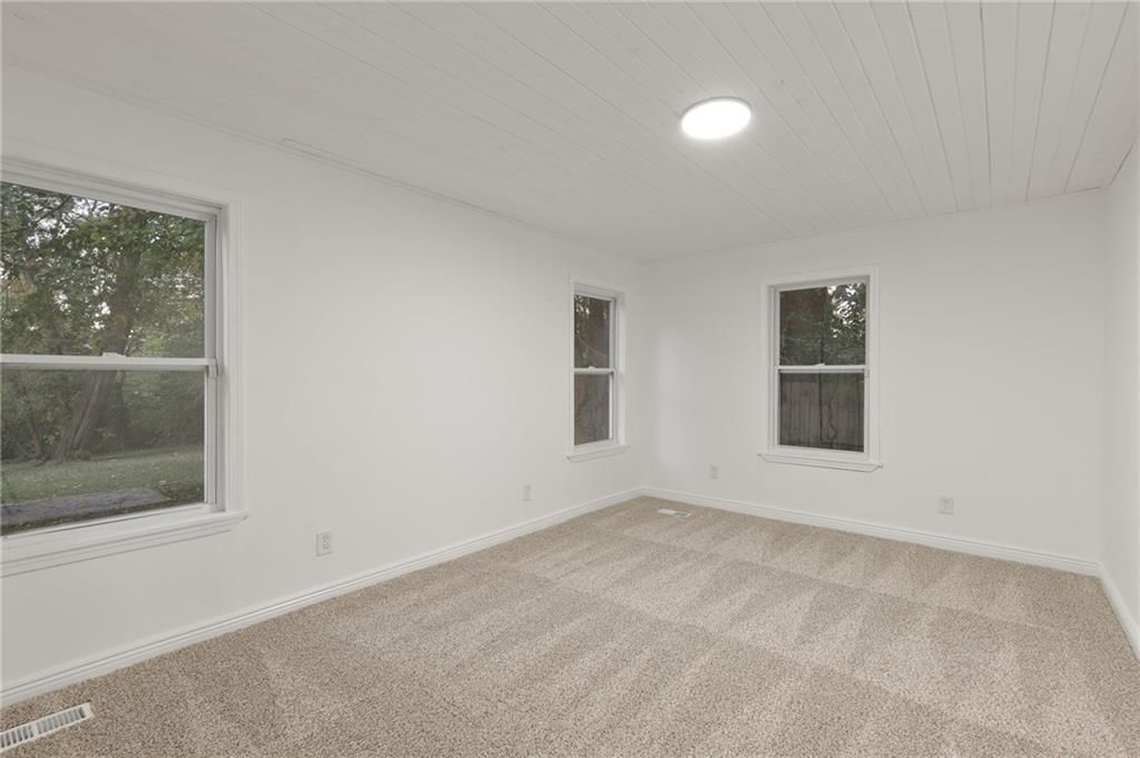 Photo 30 of 43 - 506 E Lexington Avenue