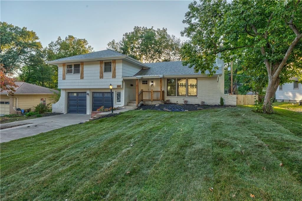 6928 Russell Street — photo 2
