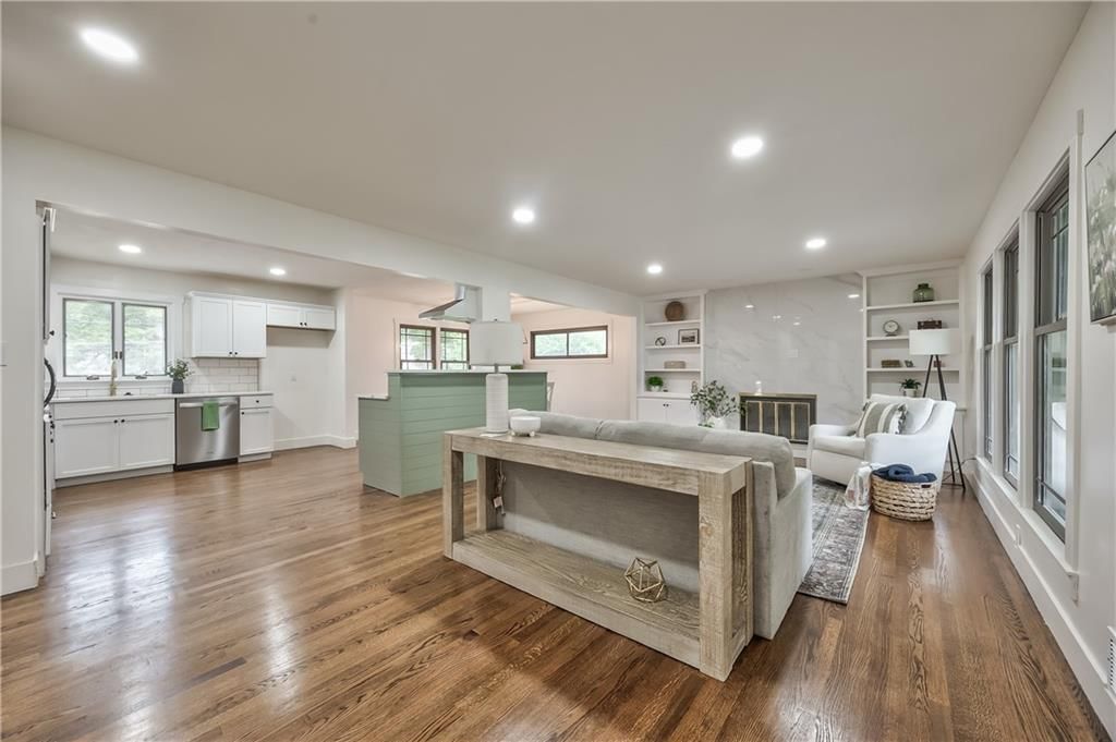 6928 Russell Street — photo 6