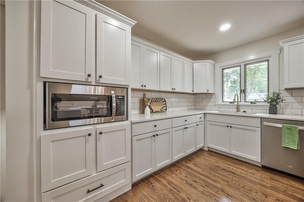 6928 Russell Street — photo 10