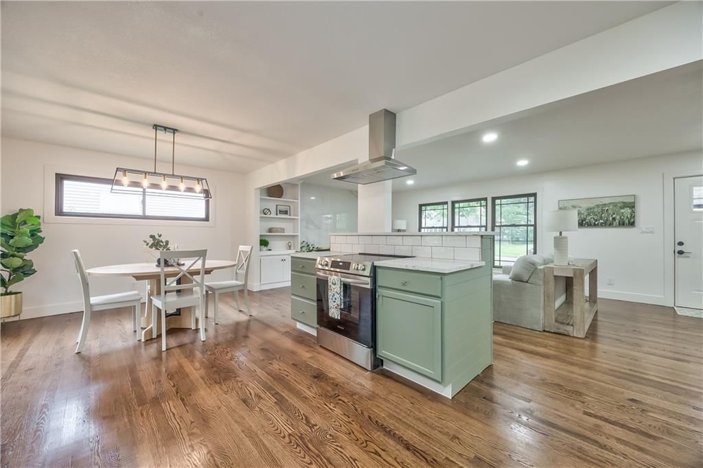 6928 Russell Street — photo 12