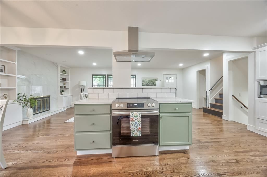 6928 Russell Street — photo 14