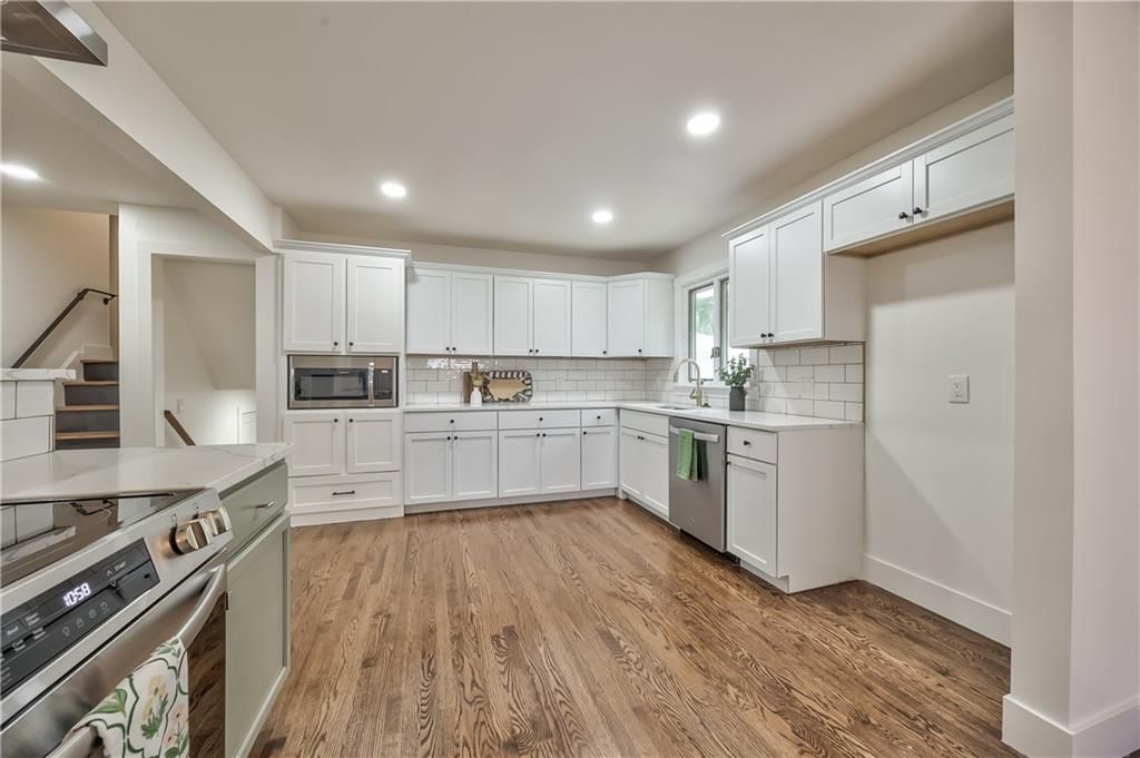 6928 Russell Street — photo 15
