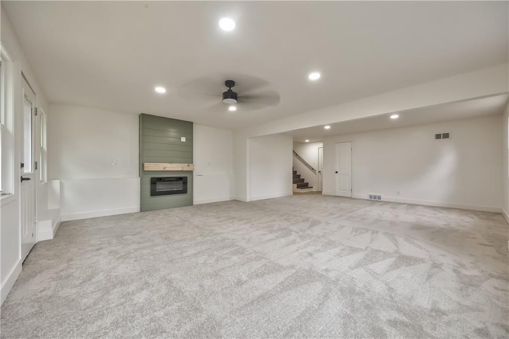 6928 Russell Street — photo 36