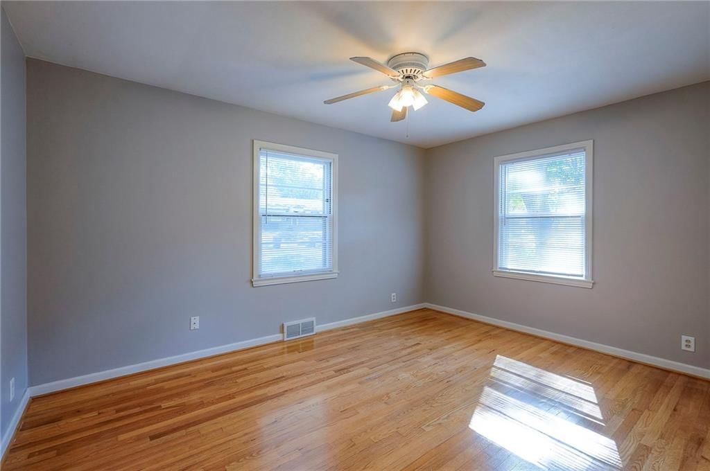 Photo 15 of 23 - 8232 Jarboe Street