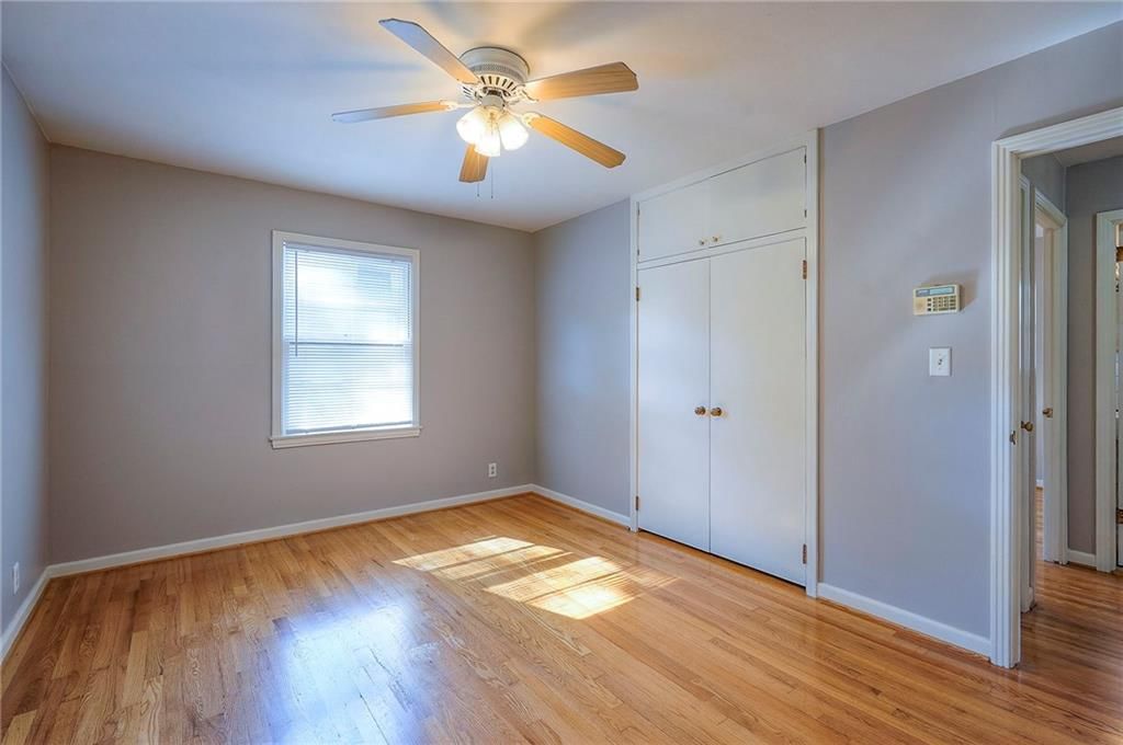 Photo 16 of 23 - 8232 Jarboe Street
