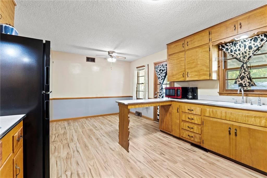 237 N BLAKE Street — photo 10