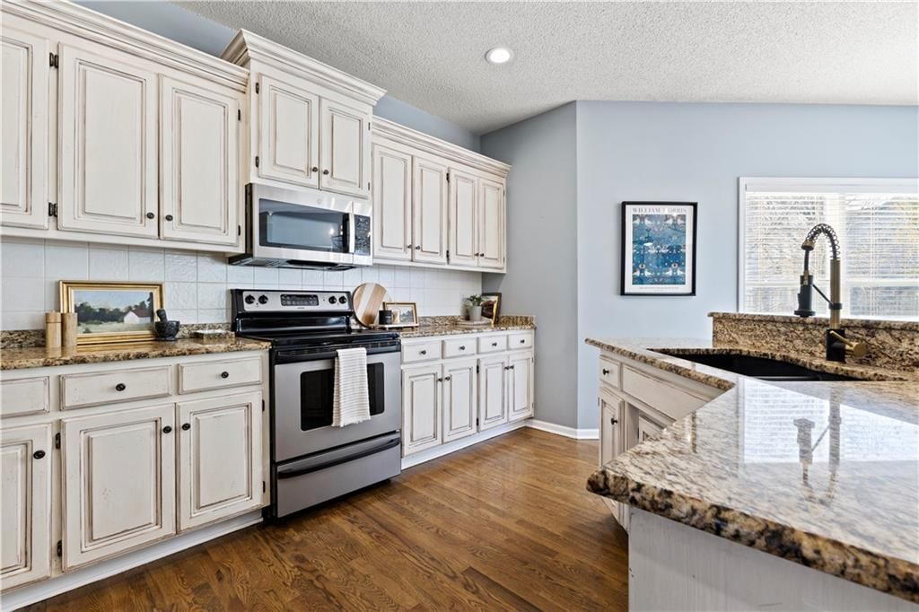 14708 Walmer Street — photo 11