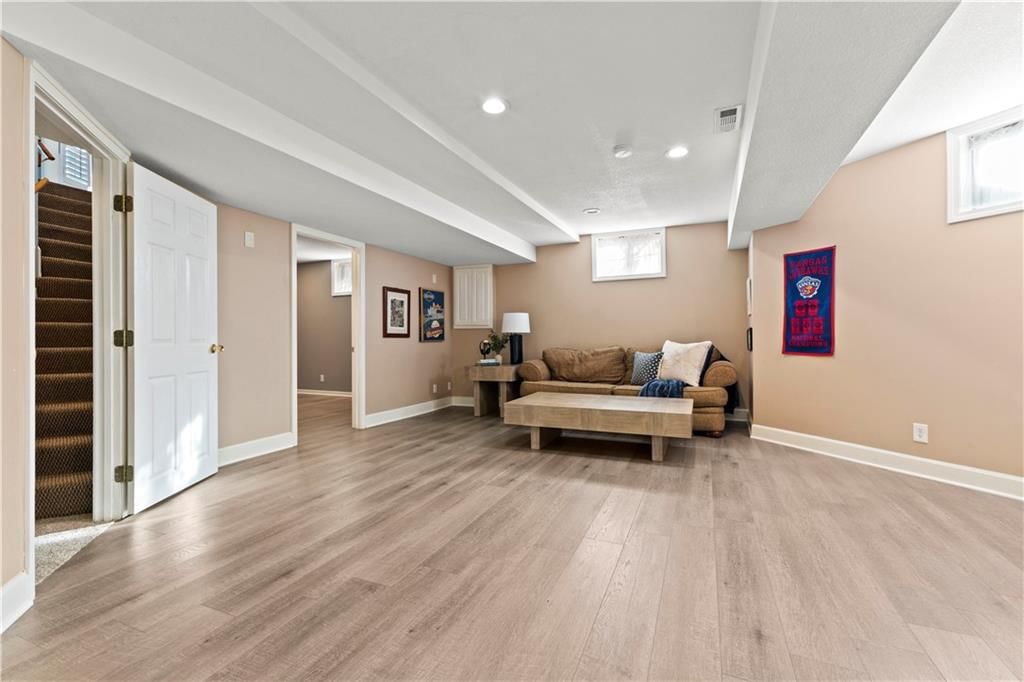14708 Walmer Street — photo 31