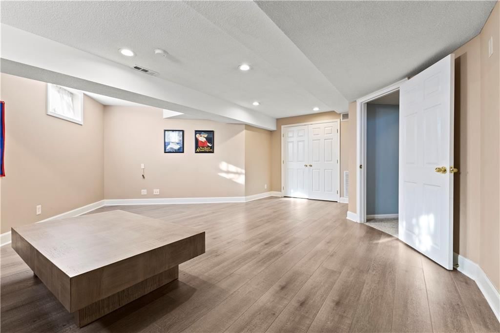 14708 Walmer Street — photo 32