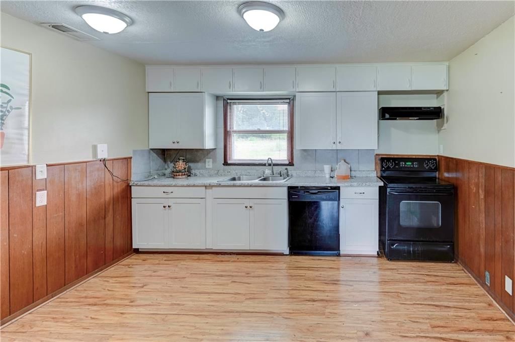 11512 BLUE RIDGE Boulevard — photo 2