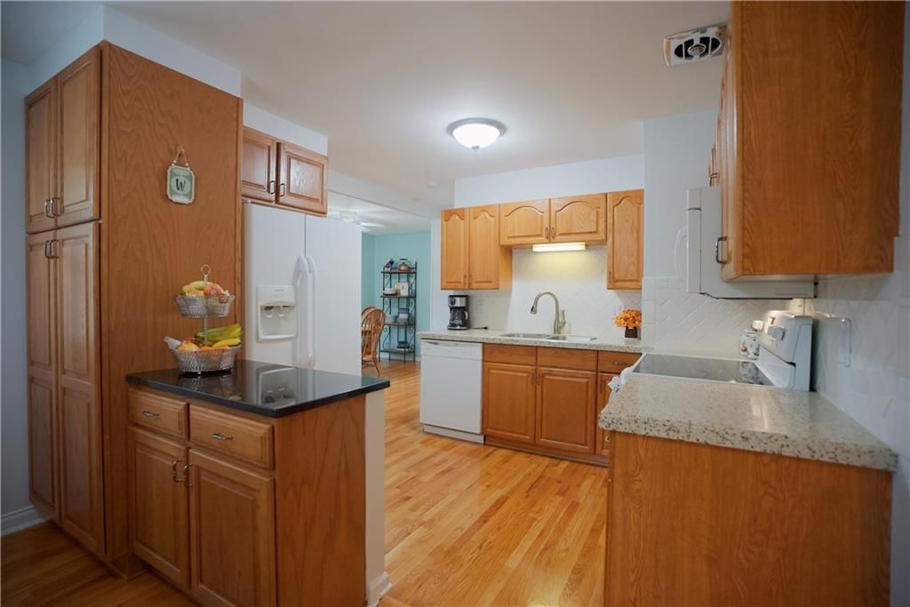 Photo 11 of 57 - 9102 W 100TH Terrace