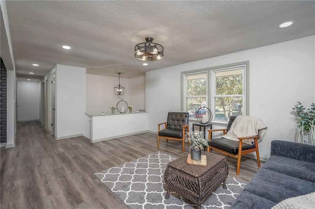 Photo 8 of 37 - 6010 E 151st Street