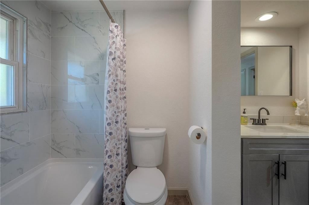 Photo 20 of 37 - 6010 E 151st Street