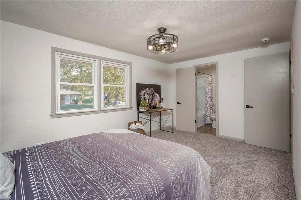 Photo 23 of 37 - 6010 E 151st Street