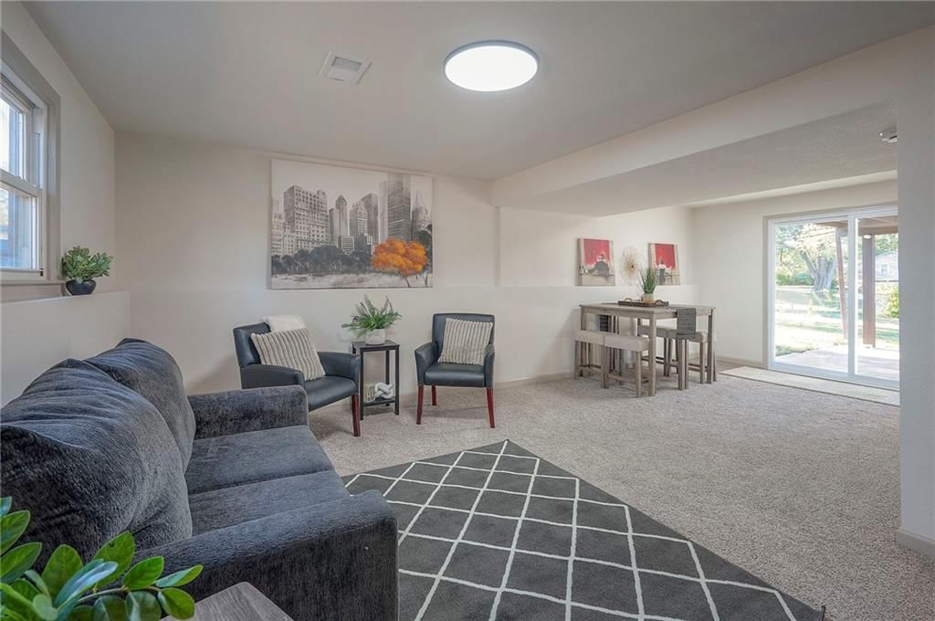 Photo 27 of 37 - 6010 E 151st Street
