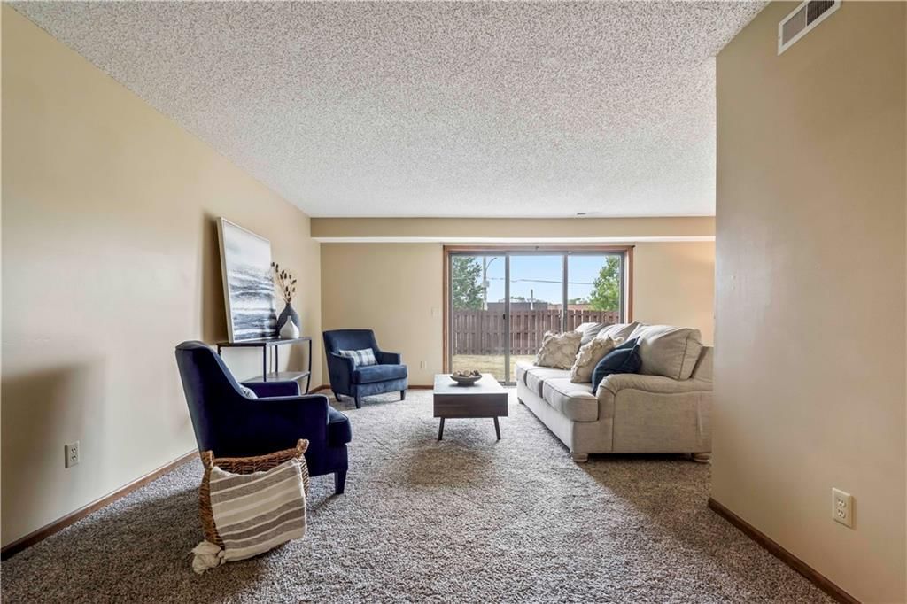 1111 Durham Drive — photo 4