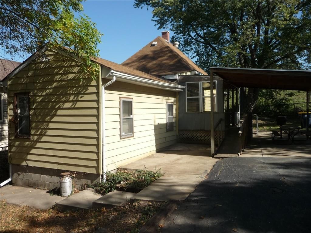 2712 Madison Avenue — photo 3