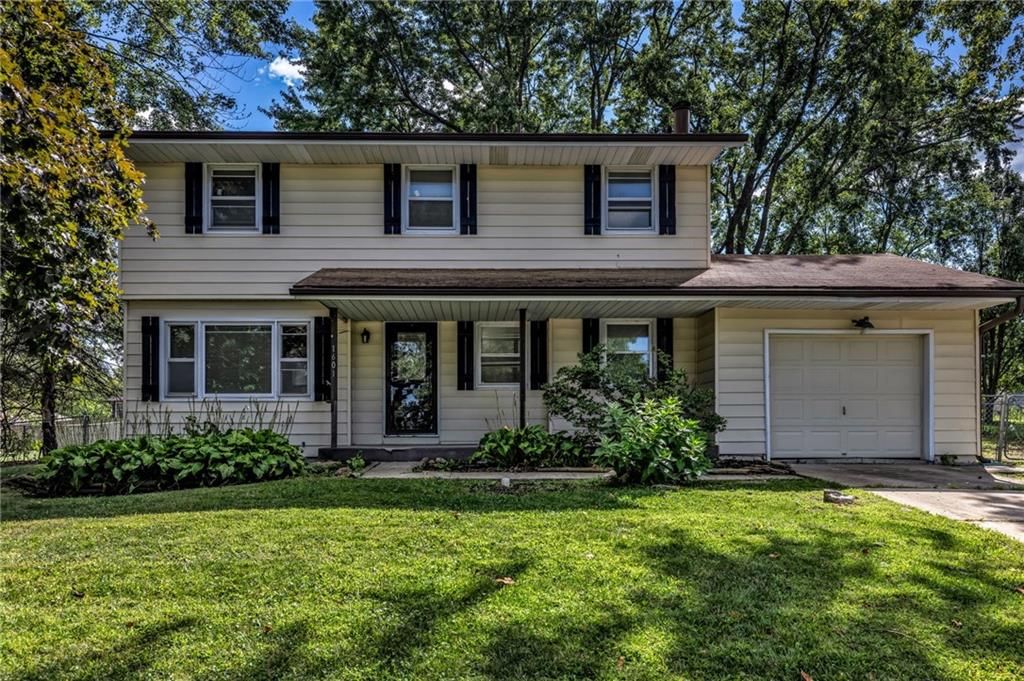Photo 1 of 29 - 1601 NE 114th Street