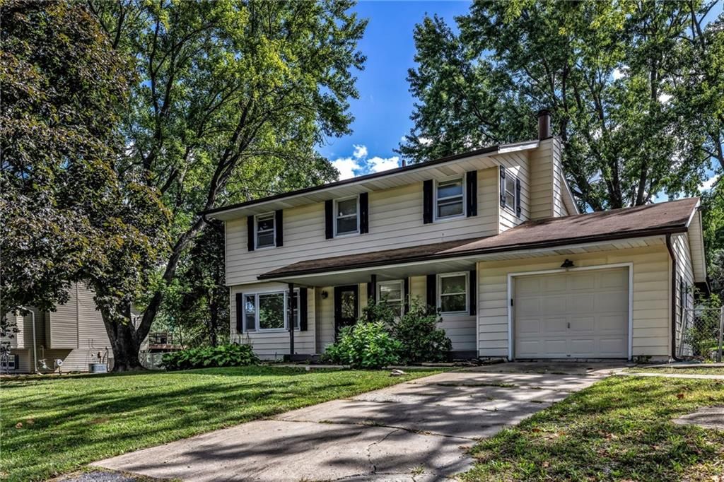 Photo 2 of 29 - 1601 NE 114th Street