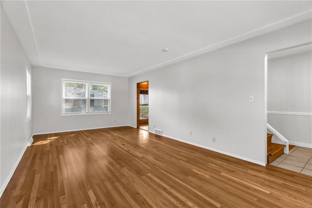 Photo 3 of 29 - 1601 NE 114th Street