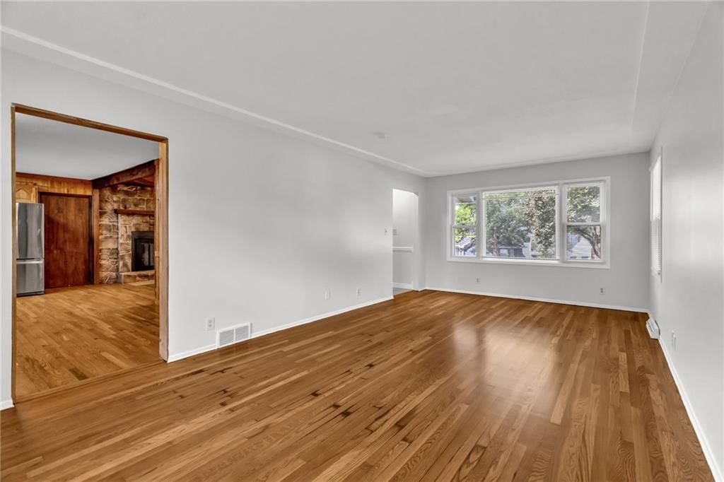 Photo 4 of 29 - 1601 NE 114th Street