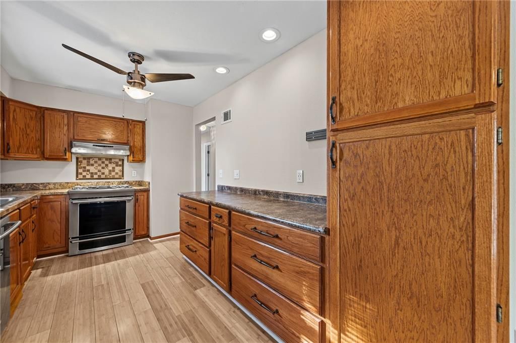 8809 N MAIN Street — photo 9