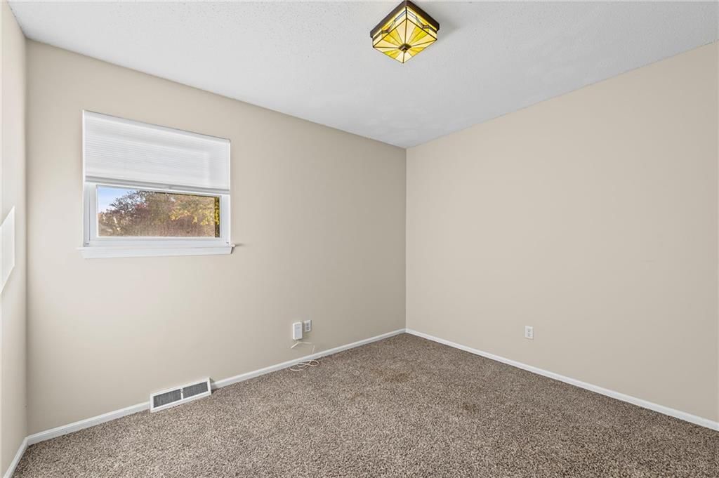 8809 N MAIN Street — photo 16
