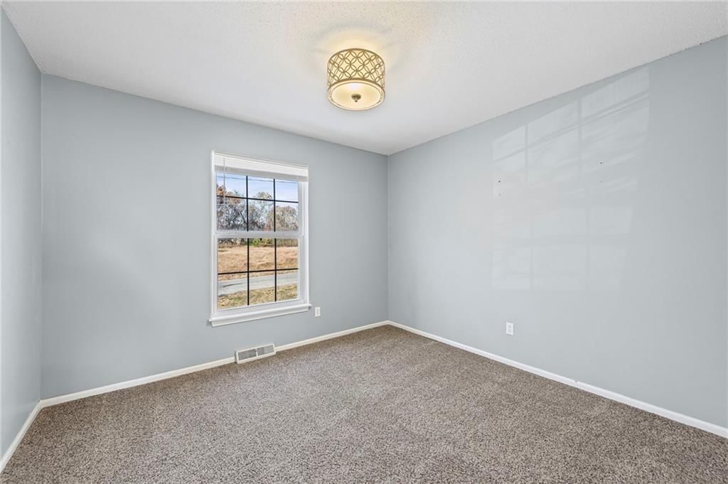 8809 N MAIN Street — photo 18