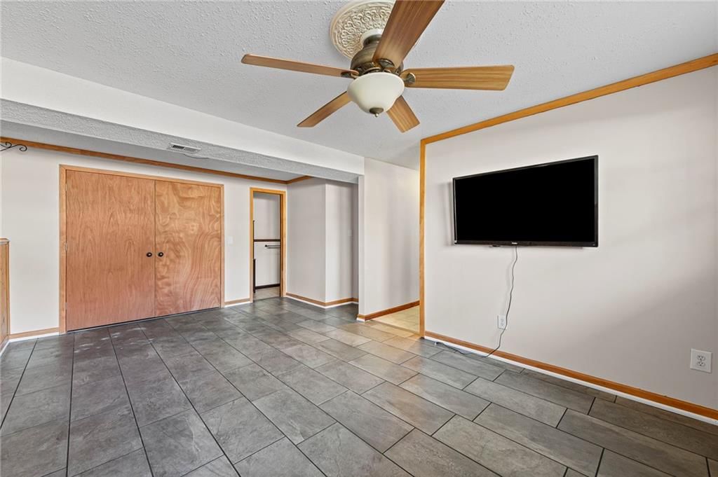8809 N MAIN Street — photo 21
