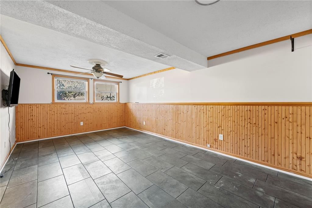 8809 N MAIN Street — photo 22