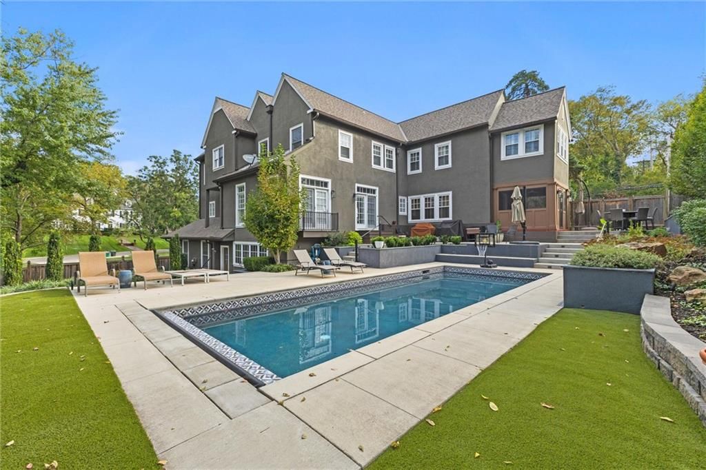 5600 State Line Road, Mission Hills, KS