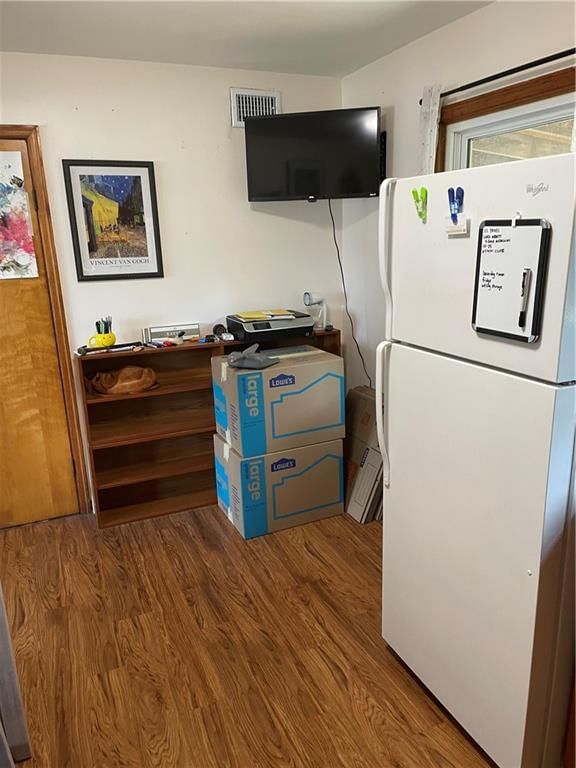 119 N Bryant Street — photo 9