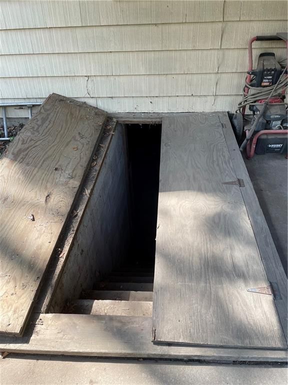 119 N Bryant Street — photo 17