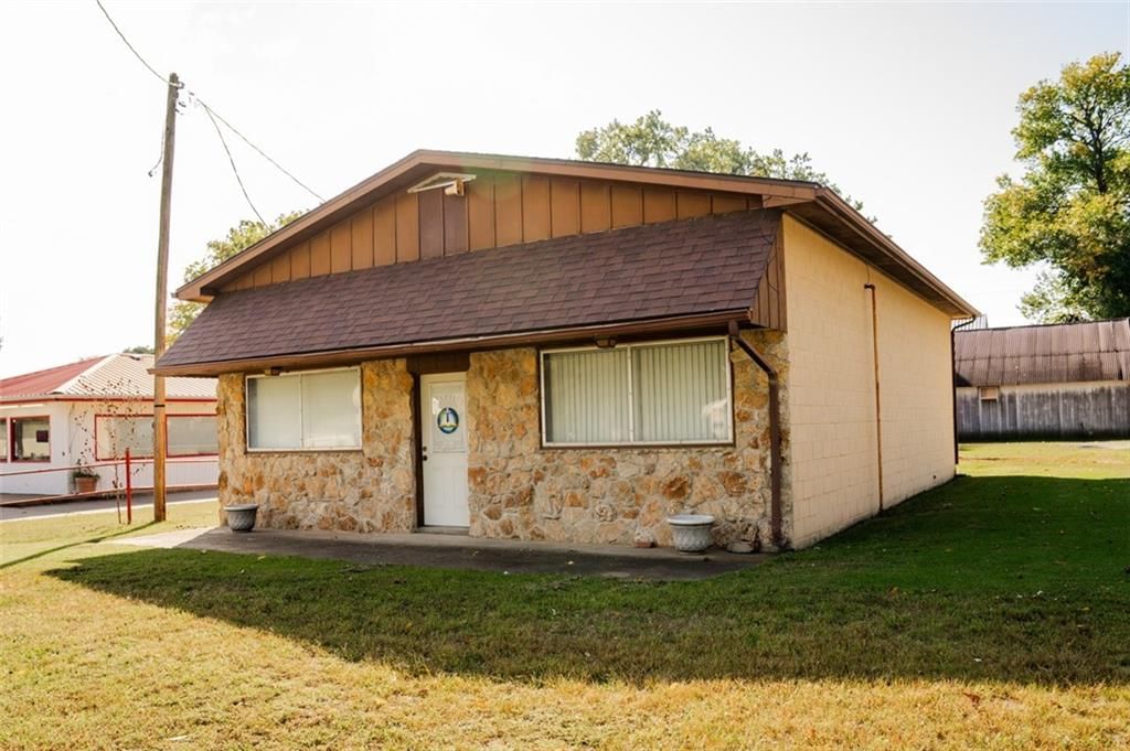 1000 4th Street, Altamont, KS