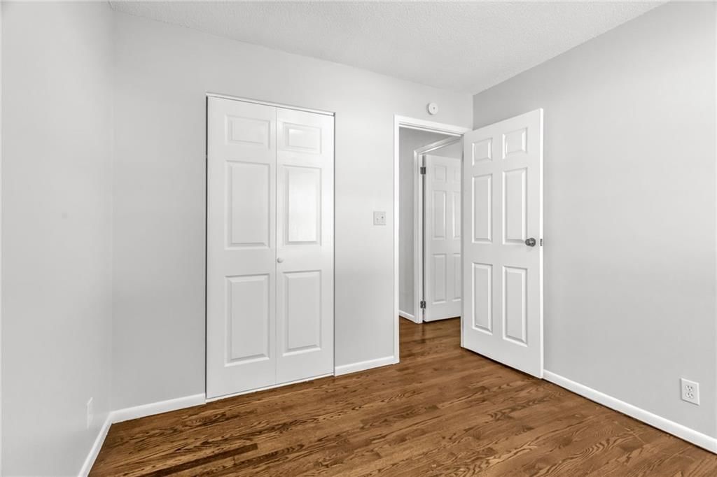 Photo 18 of 29 - 18403 E 9th Street N