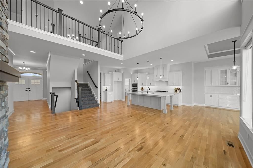 2421 W 177th Street — photo 7