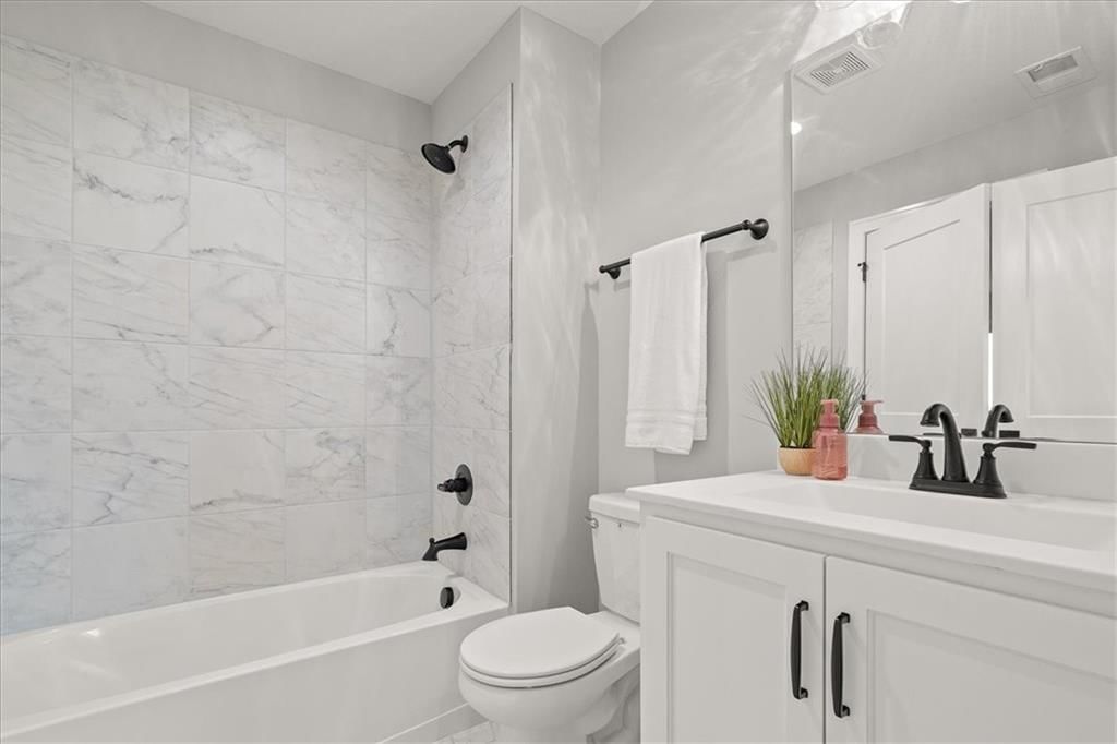 2421 W 177th Street — photo 27