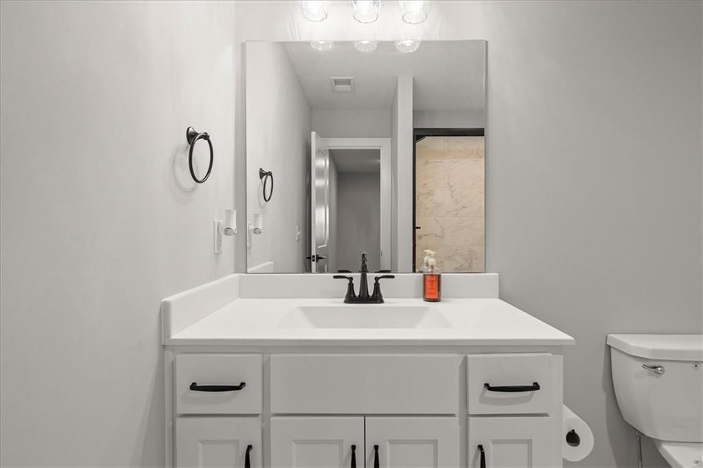 2421 W 177th Street — photo 29