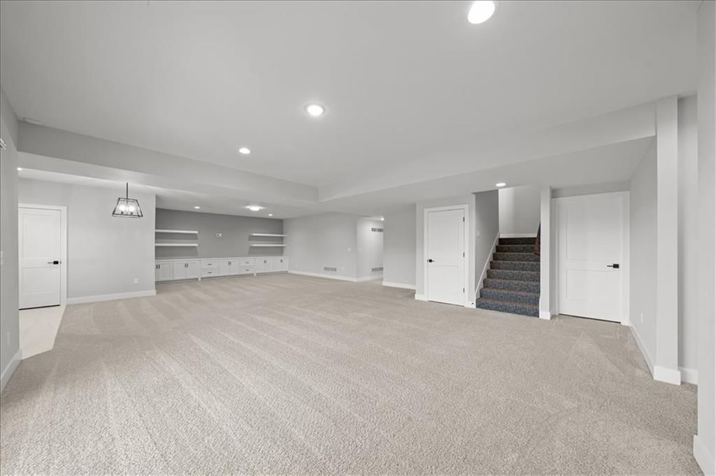 2421 W 177th Street — photo 31