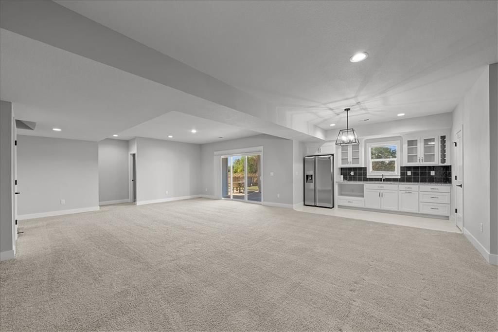 2421 W 177th Street — photo 32