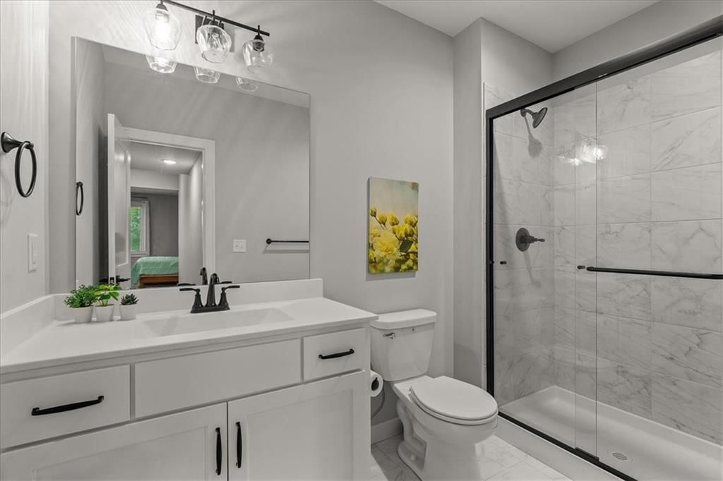 2421 W 177th Street — photo 35