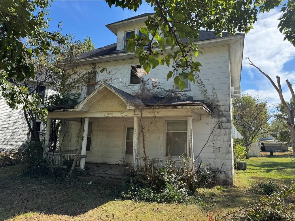 1806 Clark Avenue, Parsons, KS