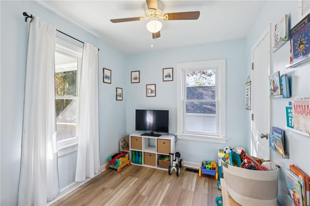 Photo 17 of 27 - 600 Centralia Avenue